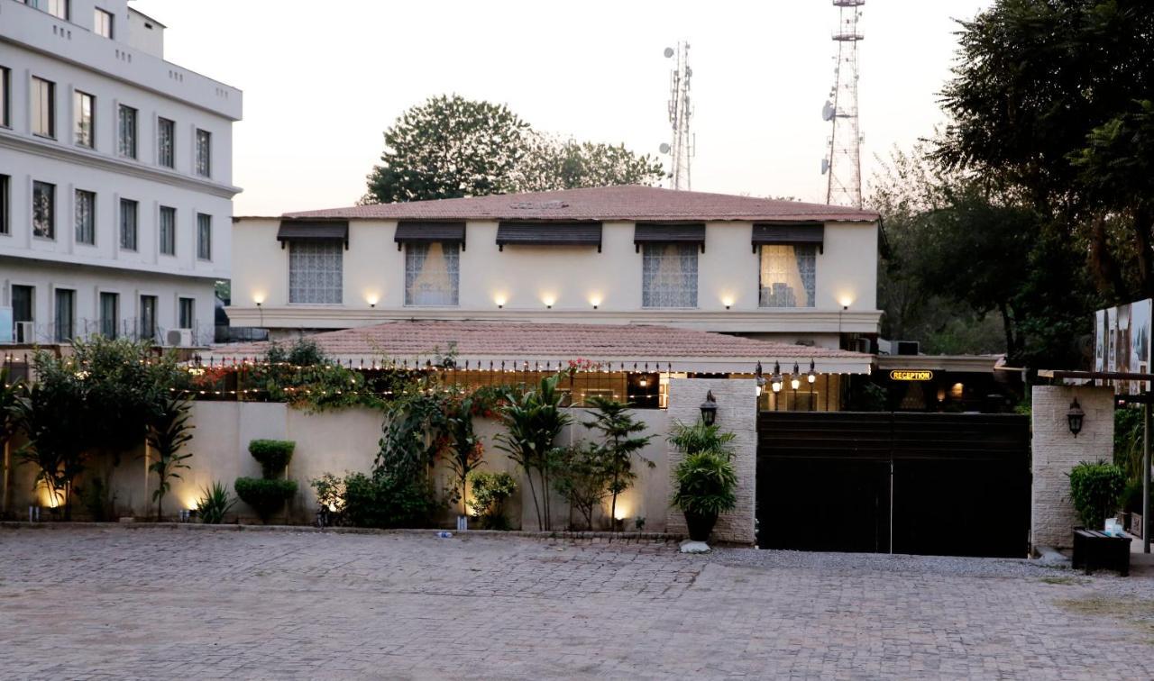 Ambassador Suites & Hotel Islamabad Exterior foto